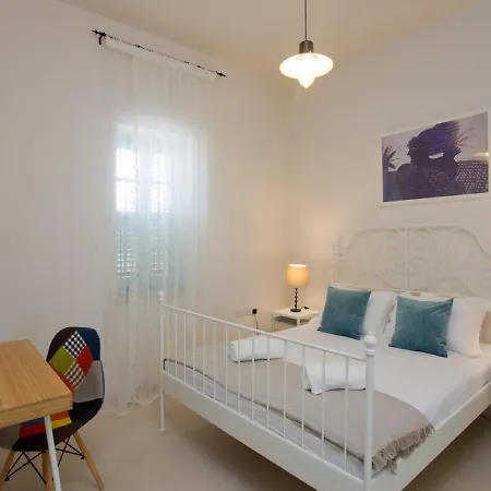 Inn Shongas Dherinia